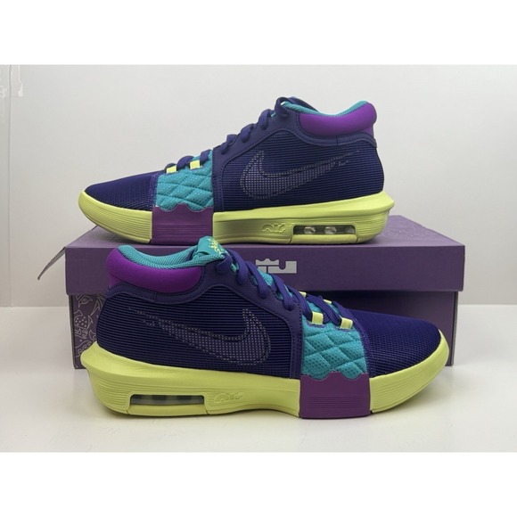 Nike LeBron Witness VIII Basketball Shoes Men\'s Size 11 Purple/White FB2239-500